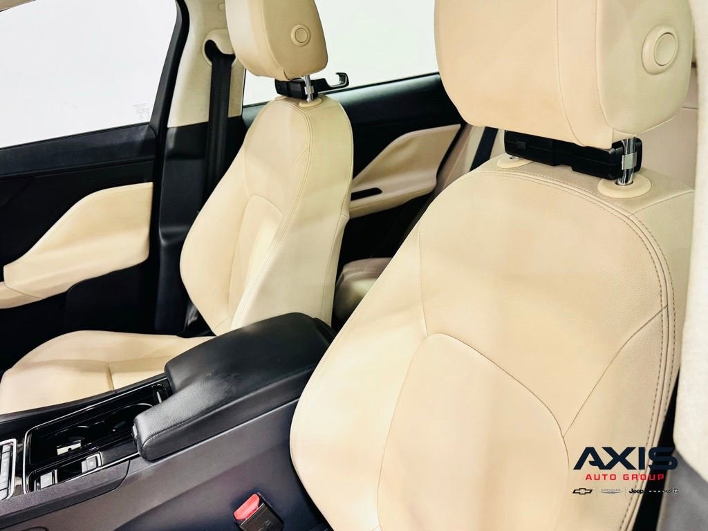 2019 Jaguar F-PACE 25t Premium