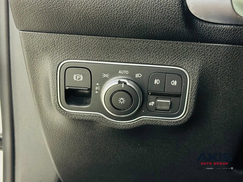 2023 Mercedes-Benz GLB 250 4MATIC®