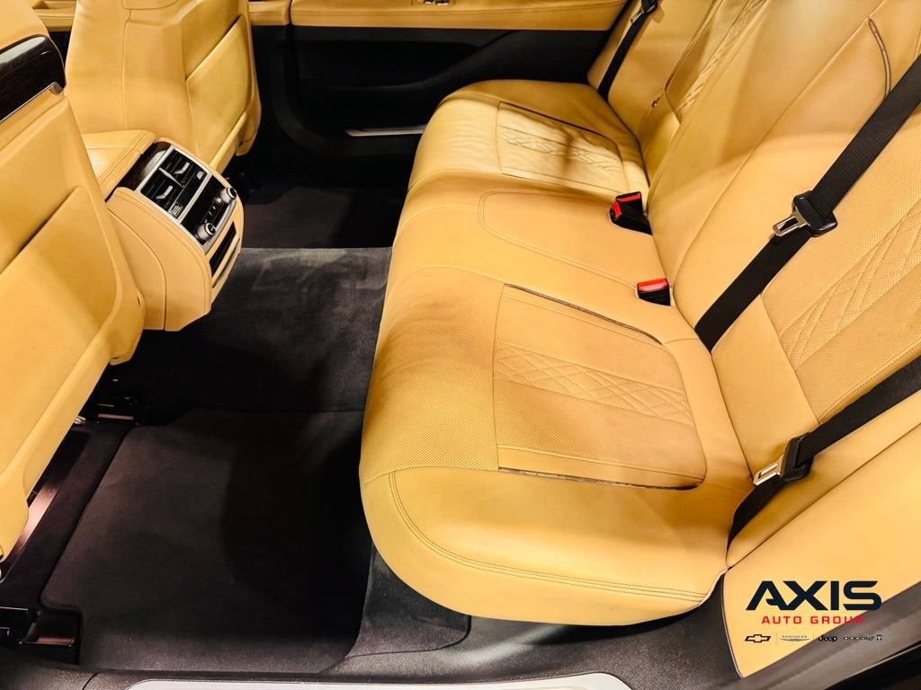 2021 BMW 740i 740i