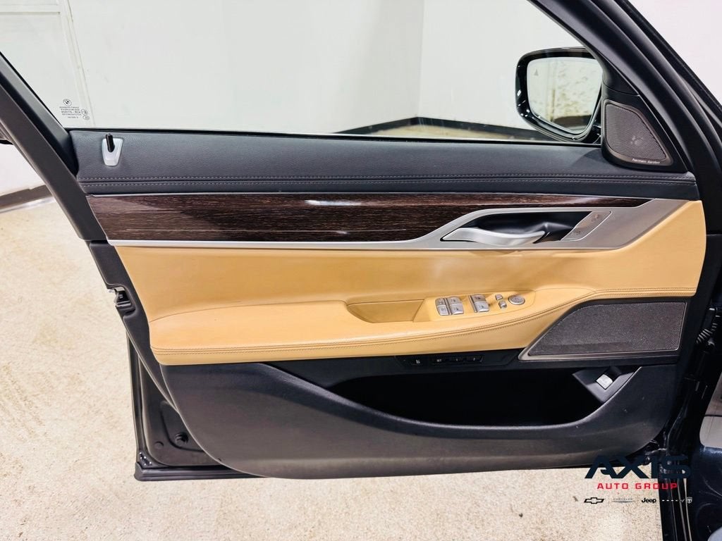 2021 BMW 740i 740i