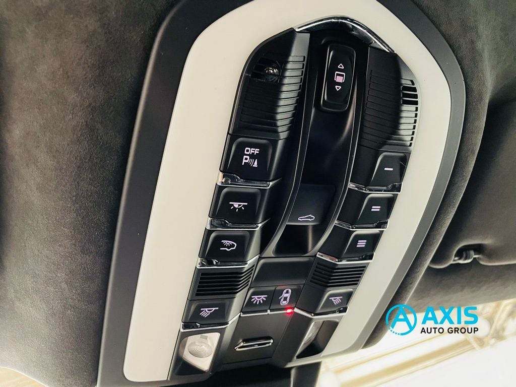 2018 Porsche Macan Turbo