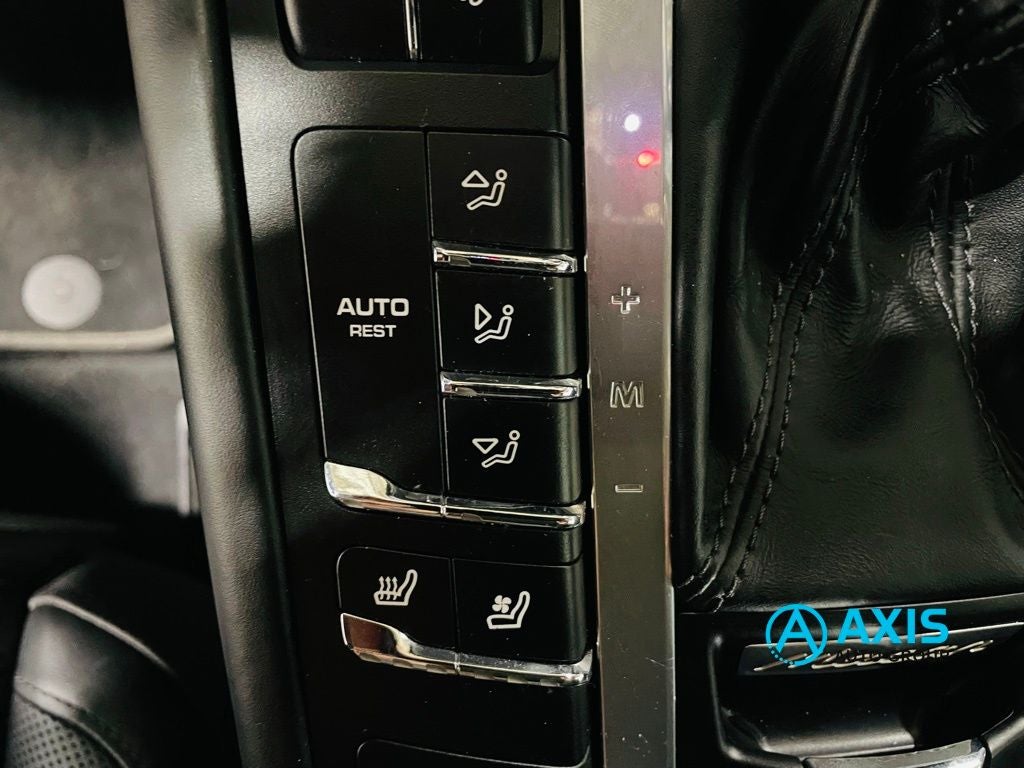 2018 Porsche Macan Turbo