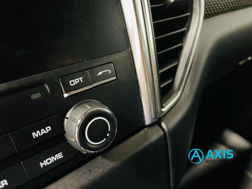 2018 Porsche Macan Turbo