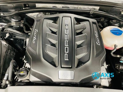 2018 Porsche Macan Turbo