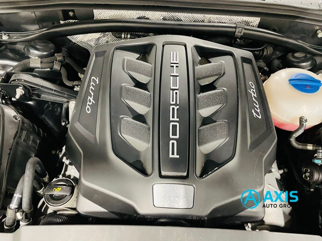 2018 Porsche Macan Turbo