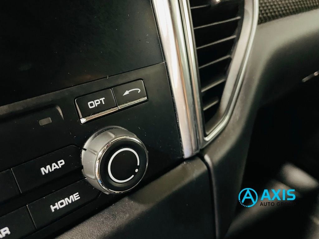 2018 Porsche Macan Turbo