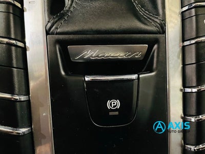 2018 Porsche Macan Turbo