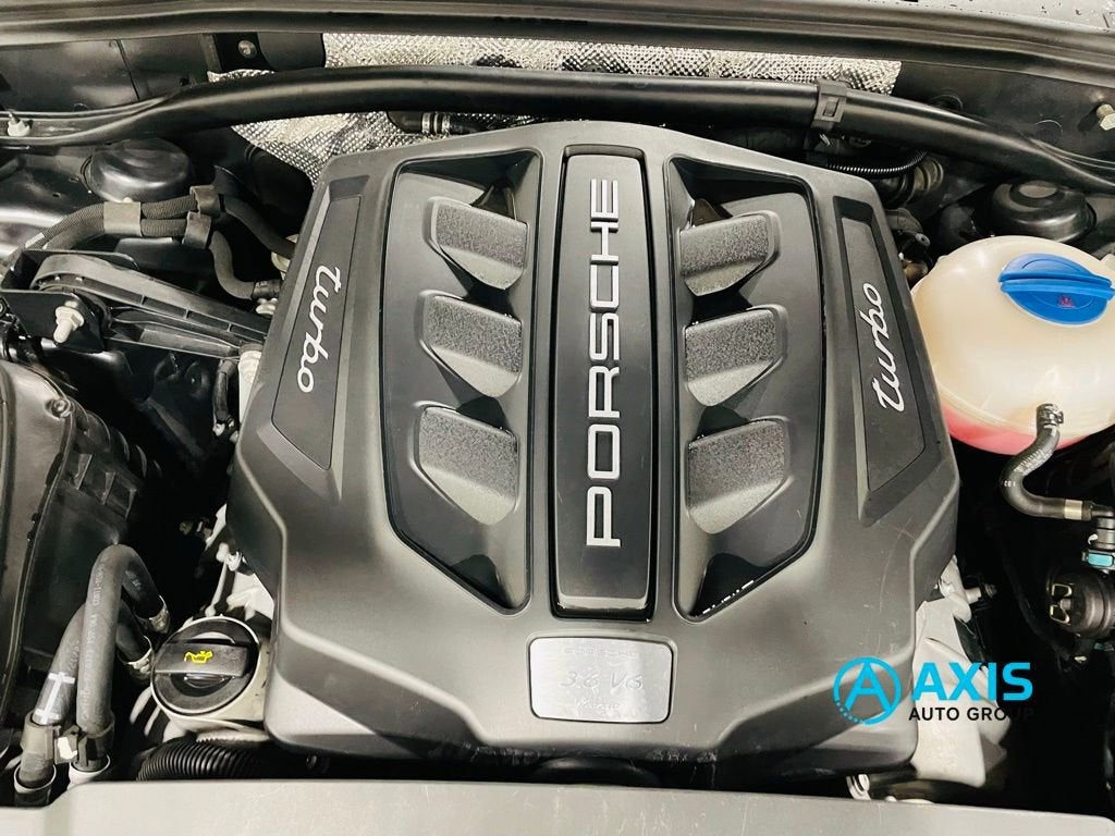 2018 Porsche Macan Turbo