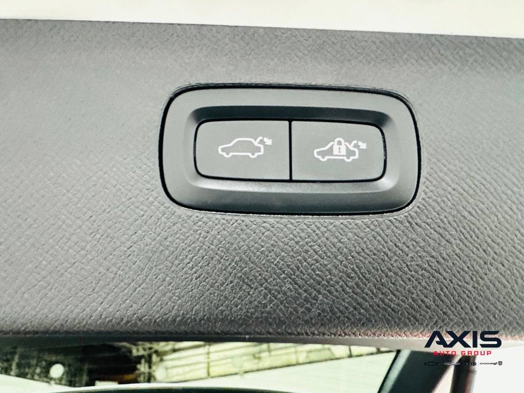 2023 Volvo XC90 B5 Core