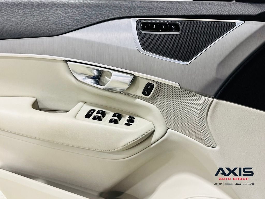 2023 Volvo XC90 B5 Core