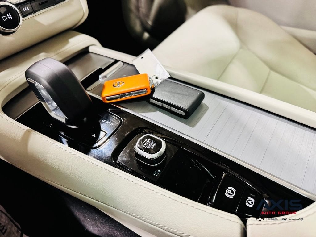 2023 Volvo XC90 B5 Core