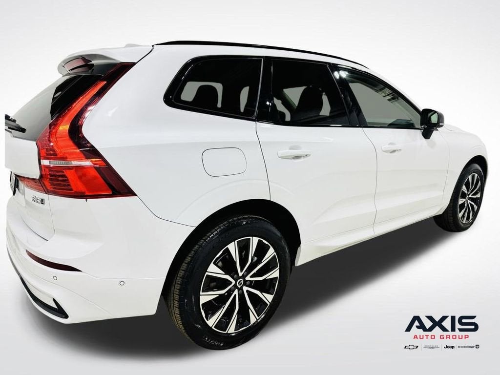 2024 Volvo XC60 Plus Dark Theme