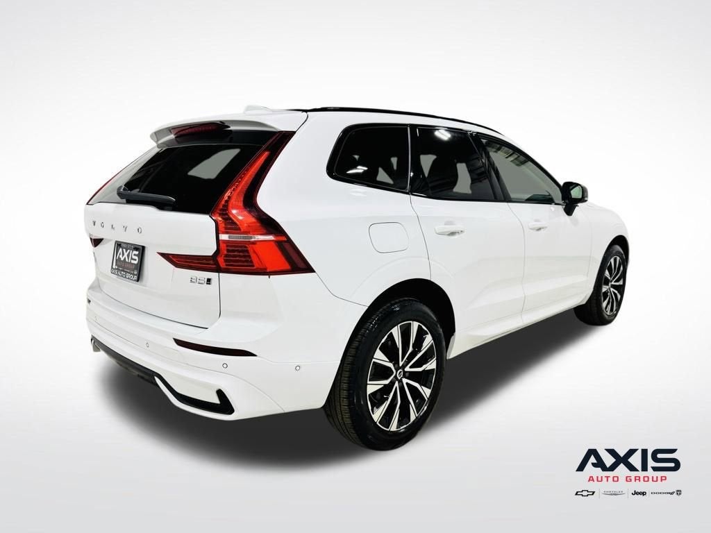 2024 Volvo XC60 Plus Dark Theme