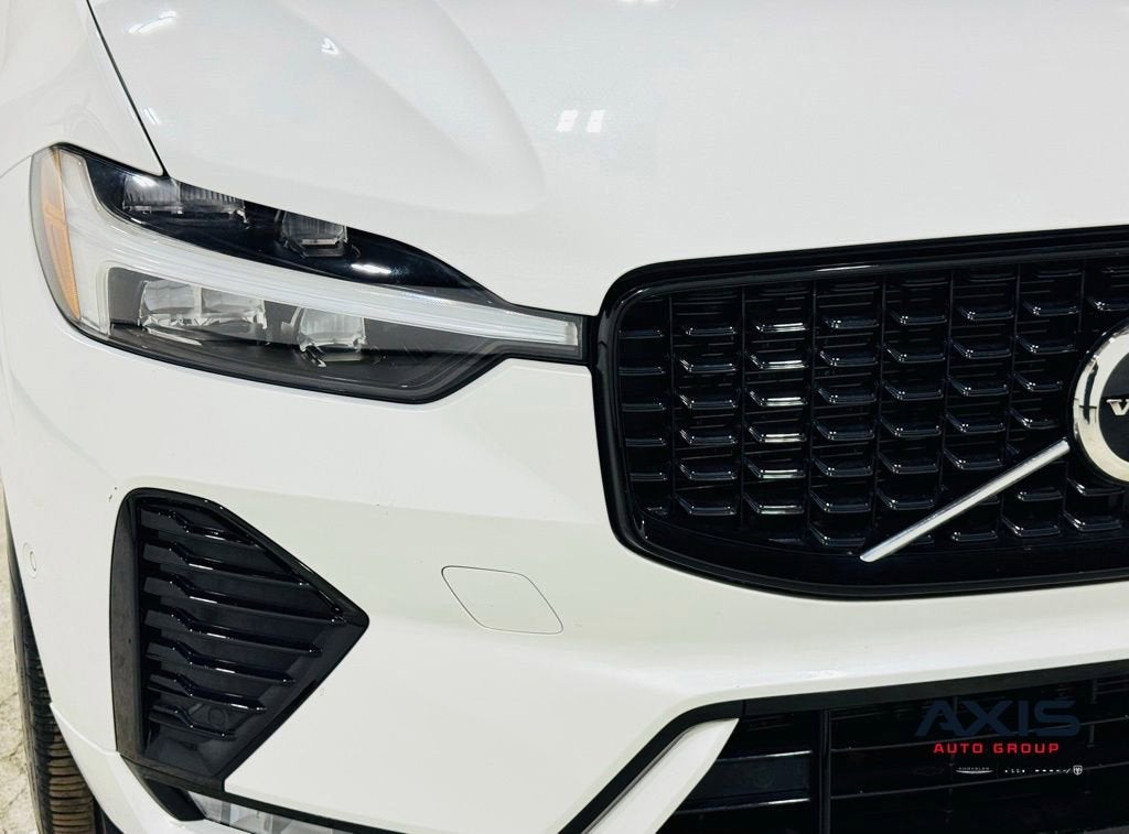 2024 Volvo XC60 Plus Dark Theme