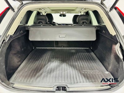2024 Volvo XC60 Plus Dark Theme