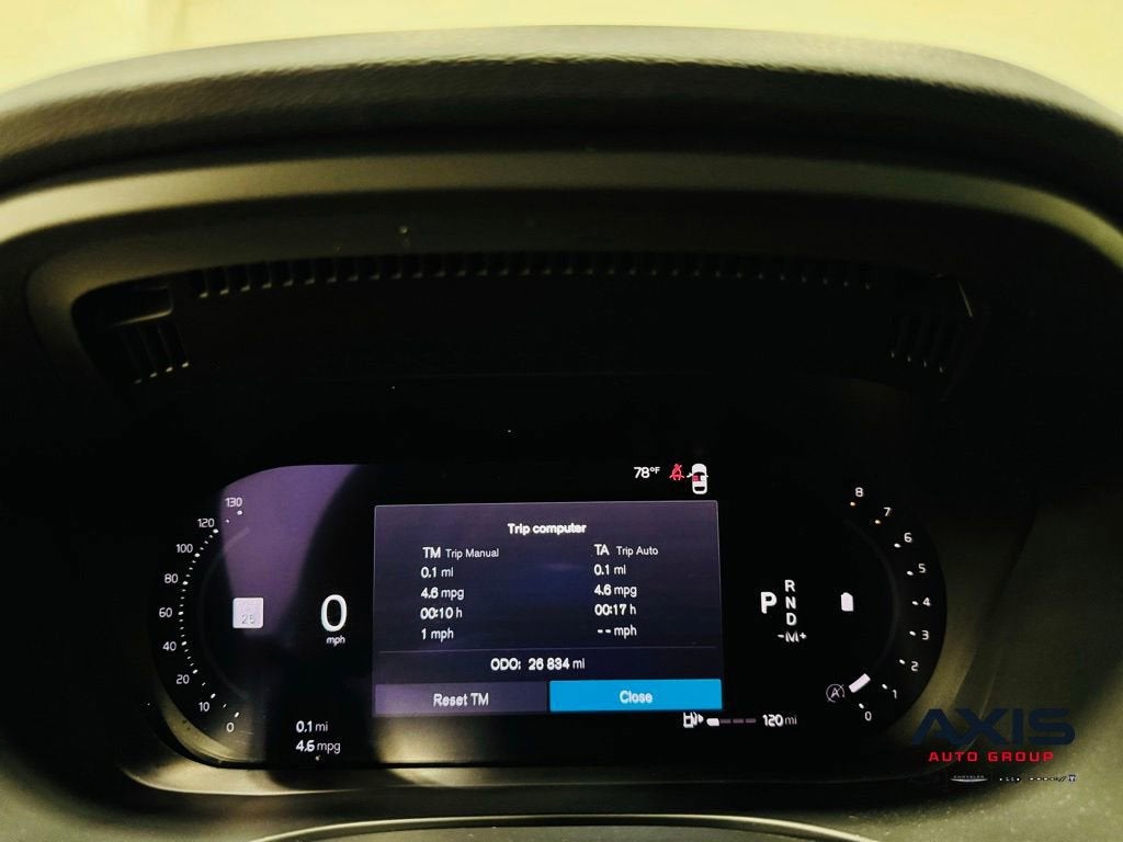 2024 Volvo XC60 Plus Dark Theme
