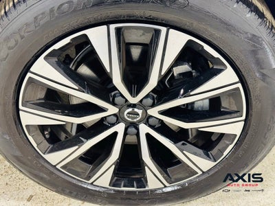 2024 Volvo XC60 Plus Dark Theme